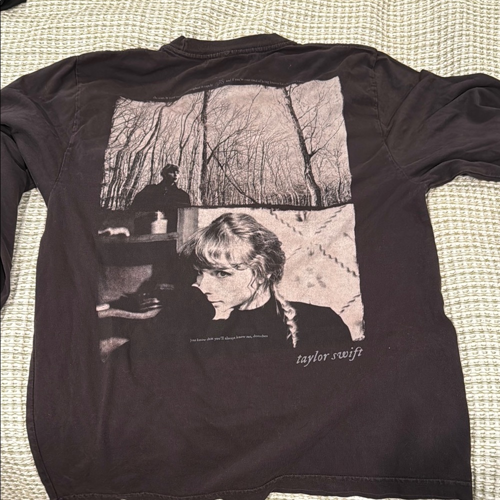 Authentic original Taylor Swift Graphic long sleeve shirt. Black, ladies medium.